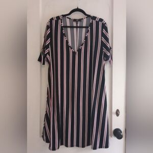 Smart Black/Red/White Knit Dress